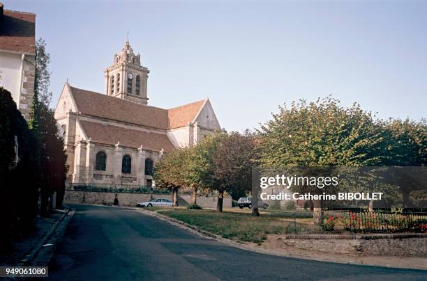 Val-d'Oise, St. Didier's Church in the village Epiais-Rhus. Ile-de-France: Val-d'Oise, l'église Saint-Didier du village d'Epiais-Rhus.
