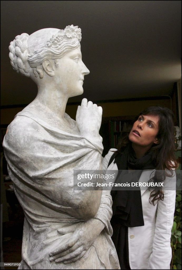 Actress Astrid Veillon visits Josephine's last resting place, la Malmaison, with the last descendants of the first French empress.