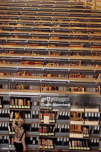 113 National Library In Singapore Stock Photos, High-Res Pictures, and ...