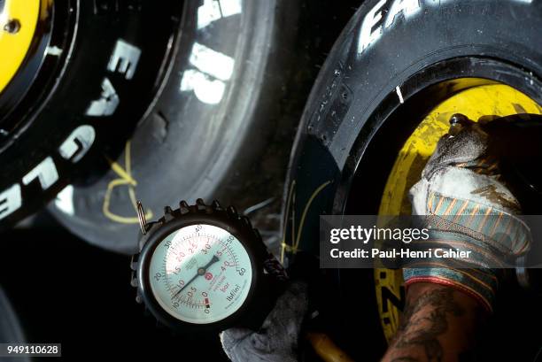 Grand Prix of Mexico, Autodromo Hermanos Rodriguez, Magdalena Mixhuca, 22 March 1992. Checking pressure on a Goodyear Formula One tyre.