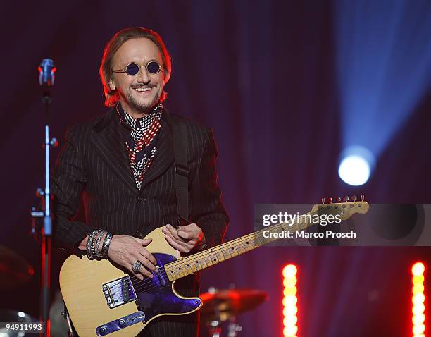 German singer Marius Mueller-Westernhagen performs during the Jose Carreras Gala Show at the Neue Messe on December 17, 2009 in Leipzig, Germany.