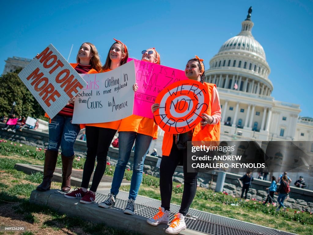 US-SCHOOL-SHOOTING-PROTEST-POLITICS