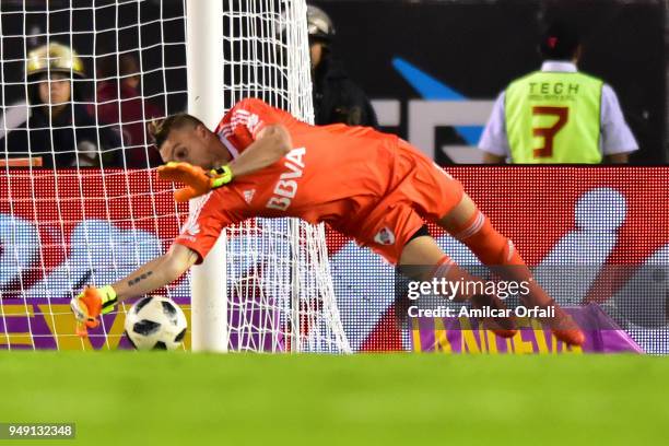 Franco Armani makes a save during a match between River Plate and Rosario Central as part of Superliga 2017/18 at Estadio Monumental Antonio Vespucio...