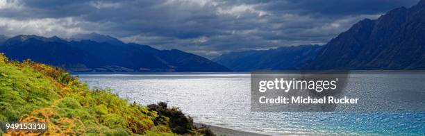 lake hawea, glacial lake, wanaka, otago region, south island, new zealand - region otago stock pictures, royalty-free photos & images