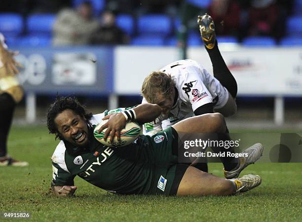 Seilala Mapusua dives over to score the second London Irish try during the Heineken Cup match between London Irish and Brive at the Madejski Stadium...