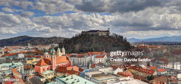 panoramic view of ljubljana city with the castle on the hill - ljubljana stockfoto's en -beelden