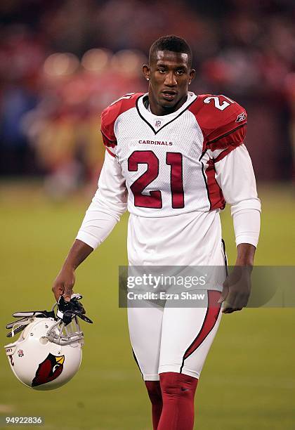 Antrel Rolle of the Arizona Cardinals warms up prior to the game against the San Francisco 49ers at Candlestick Park on December 14, 2009 in San...