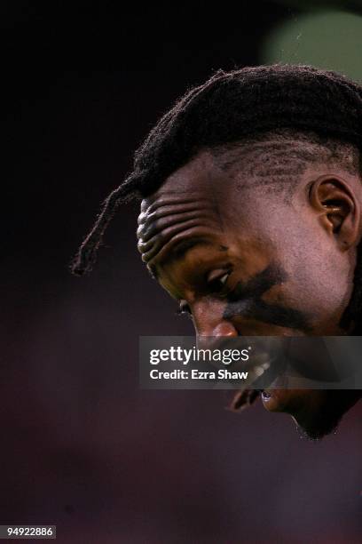 Vernon Davis of the San Francisco 49ers stands on the field prior to their game against the Arizona Cardinals at Candlestick Park on December 14,...