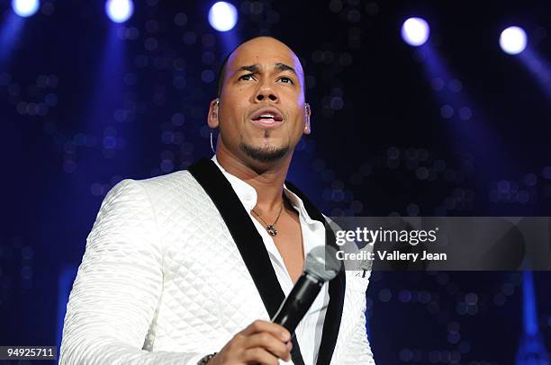Anthony Ropeo 973 The Aventura Group Stock Photos, High-Res Pictures, and Images ...