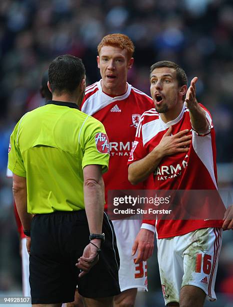 Middlesbrough captain Gary O' Neil complains to referee Kevin Friend after Newcastle's goal was allowed to stand during the Coca-Cola Championship...