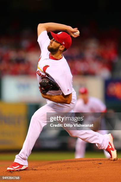 Michael Wacha of the St. Louis Cardinals pitches against the Cincinnati Reds in the first inning at Busch Stadium on April 20, 2018 in St. Louis,...