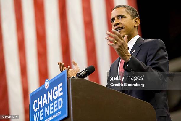 Senator Barack Obama of Illinois, Democratic presidential candidate, speaks during a campaign rally in Jacksonville, Florida, U.S., on Monday, Nov....
