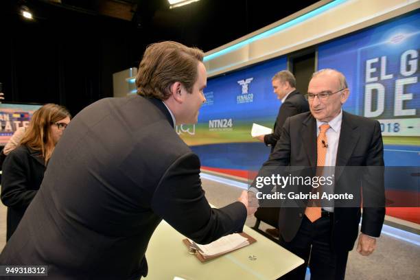 Matthew Swift, Co-founder, Chairman & CEO of CONCORDIA, shakes hands with Humberto De La Calle presidential candidate before the 2018 Americas...