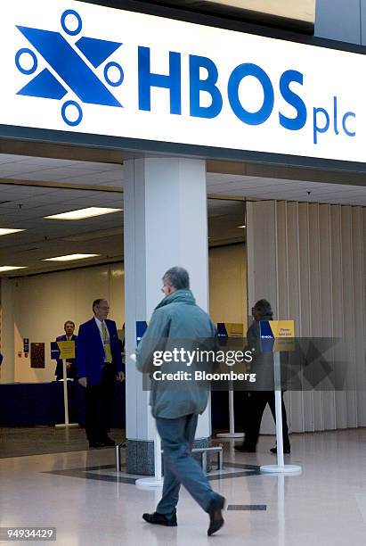 Shareholders enter the conference room for the bank's extraordinary general meeting at the NEC in Birmingham, U.K., on Friday, Dec. 12, 2008. HBOS...