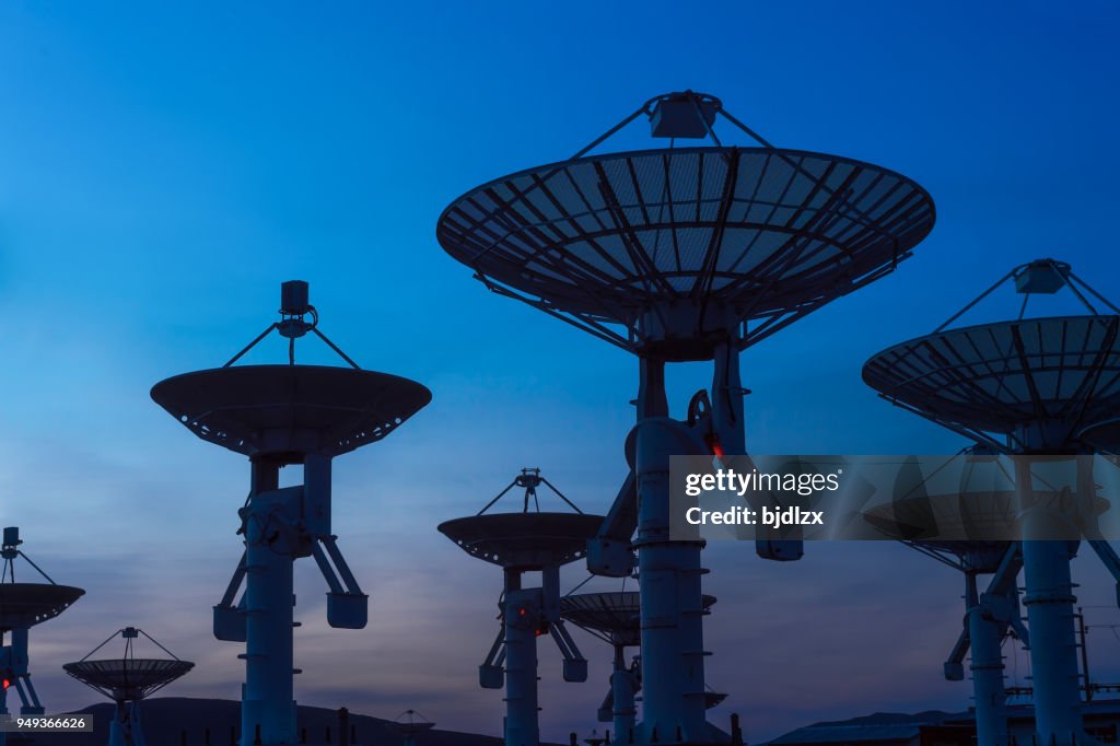 Radio spectrum imager array