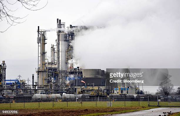 Steam is expelled from Essent's Swentibold power station, in Geleen, The Netherlands, on Tuesday, Jan. 13, 2009. RWE AG agreed to buy Dutch utility...
