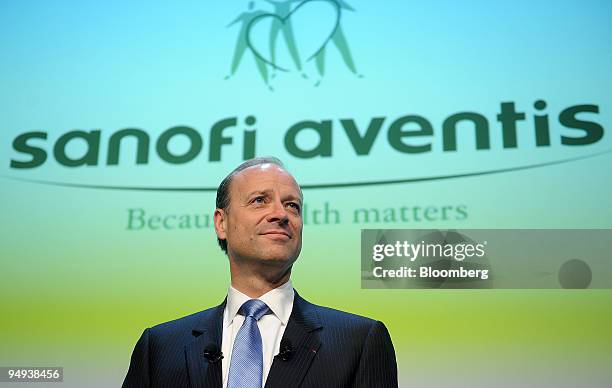 Biogen Ceo Christopher A Viehbacher Photos and Premium High Res Pictures - Getty ...