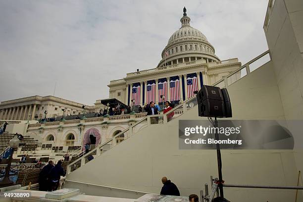 Final preparations continue outside the U.S. Capitol for the inauguration of President-elect Barack Obama in Washington, D.C., U.S., on Monday, Jan....