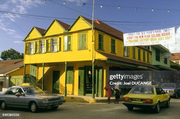 Bâtiment coloré de la vieille ville de Saint John's, Antigua-et-Barbuda.