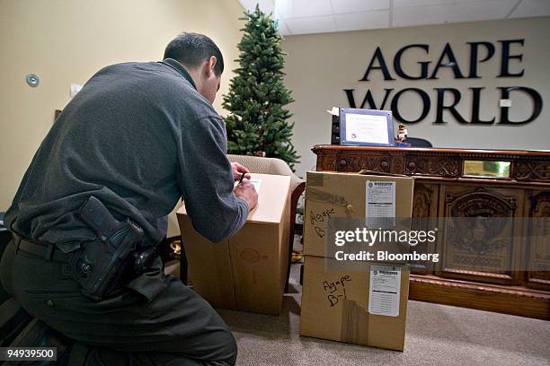 Evidence Box Interrogation Evidence Box Photos and Premium High Res Pictures - Getty Images