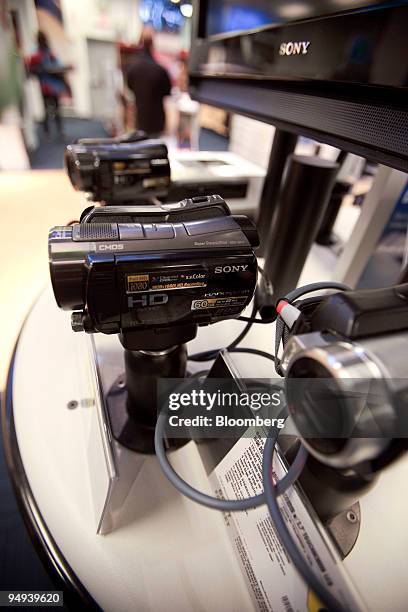 561 New Sony Cameras Stock Photos, High-Res Pictures, and Images ...
