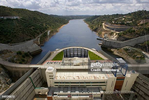 The Guadiana river flows into Energias de Portugal SA's Alqueva dam, near Moura in Portugal, on Monday, April 13, 2009. EDP, the country's biggest...