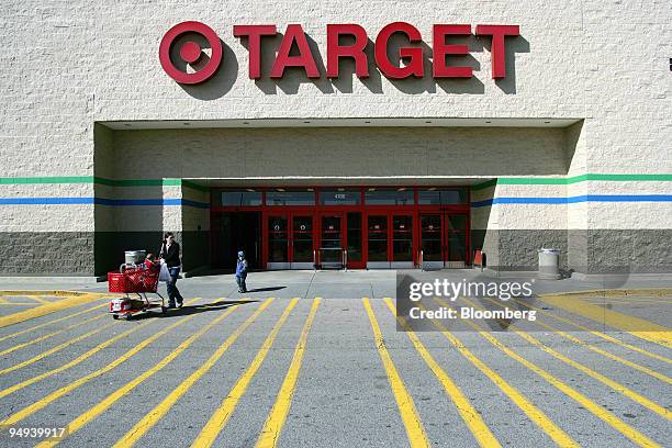 South Raleigh Target 3,480 Target Card Stock Photos, High-Res Pictures, and Images - Getty ...