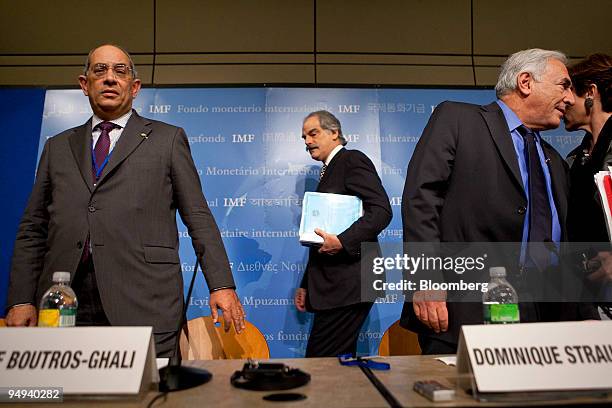 Youssef Boutros-Ghali, left, chairman of the International Monetary Fund Committee , John Lipsky, deputy director of the International Monetary Fund,...