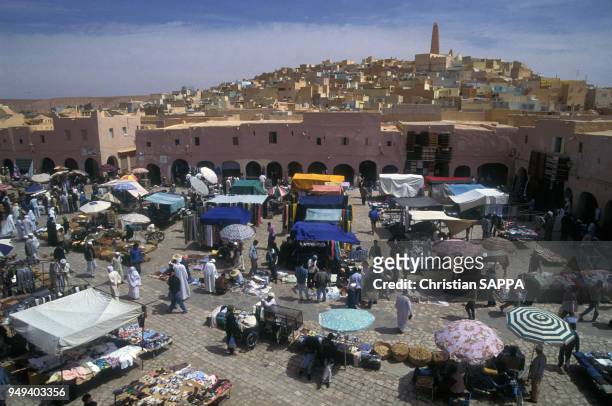La place du marché de Ghardaïa en Algérie.