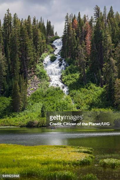 twin falls and upper twin lake, mammoth mountain lakes basin, inyo national forest, california forest, california - inyo national forest stock pictures, royalty-free photos & images