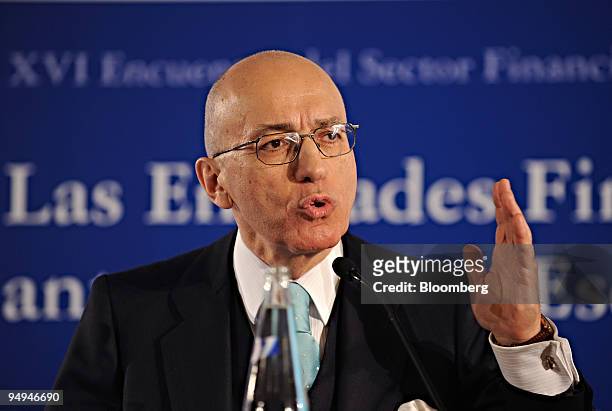 Roberto Higuera Montero, chief executive officer of Banco Popular, speaks at the XVI Financial Conference in Madrid, Spain, on Tuesday, April 21,...