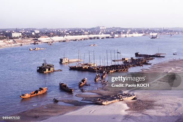 Sampans sur la rivière Xiang à Changsha, Chine.