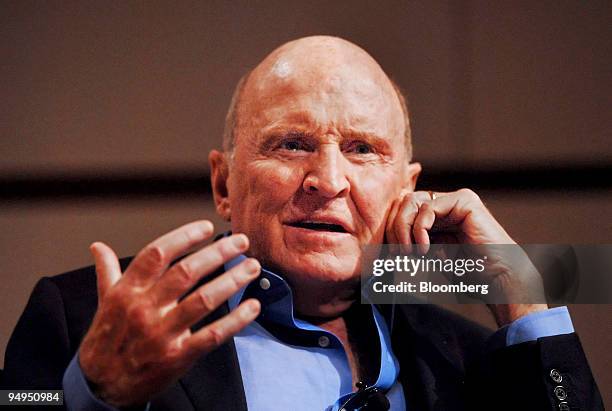 Jack Welch, former chairman of General Electric Co. , speaks at the Boston University School of Management in Boston, Massachusetts, U.S., on...