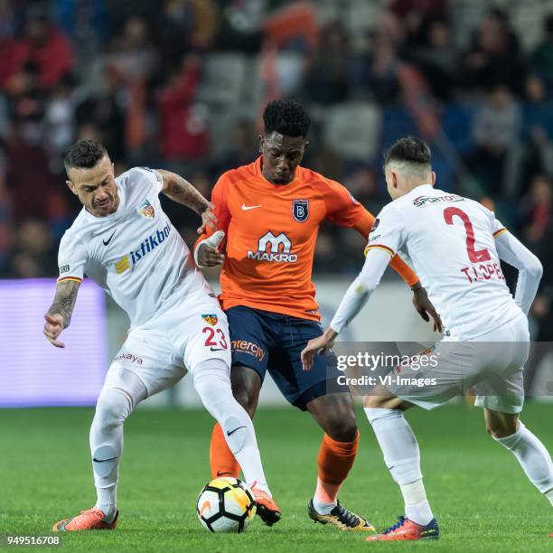 Fernando Boldrin of Kayserispor, Eljero George Rinaldo Elia of Istanbul Medipol Basaksehir FK, Tiago Jorge Oliveira Lopes of Kayserispor during the...