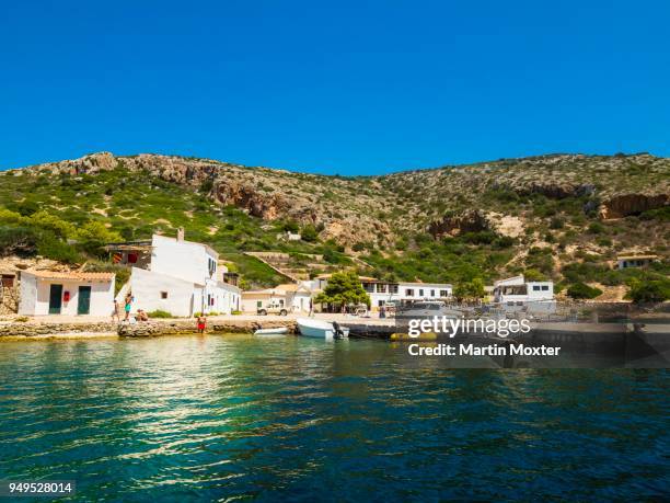 port of cabrera, colonia de sant jordi, parque nacional de cabrera, cabrera national park, cabrera archipelago, majorca, balearic islands, spain - sant jordi 2017 bildbanksfoton och bilder