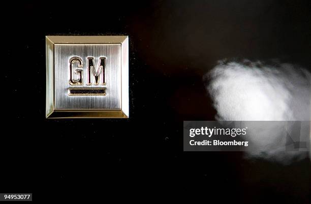 The General Motors Corp. Logo is seen on a Hummer H3 at the Hummer of Manhattan dealership in New York, U.S., on Tuesday, June 2, 2009. GM plans to...