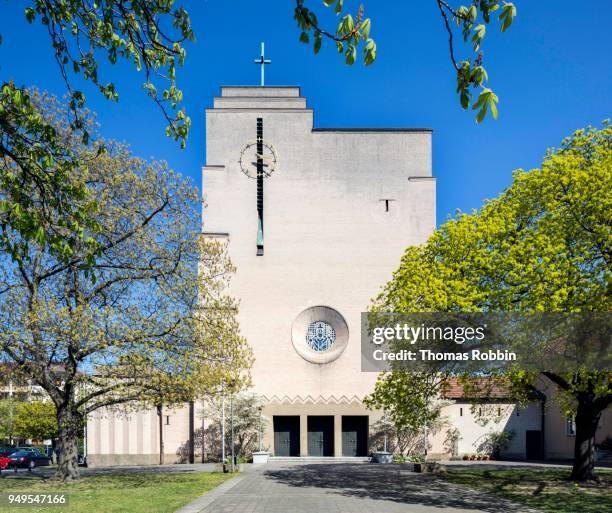 catholic parish church of st. boniface in erlangen, new objectivity, expressionist architecture, erlangen, middle franconia, bavaria, germany - erlangen stock pictures, royalty-free photos & images