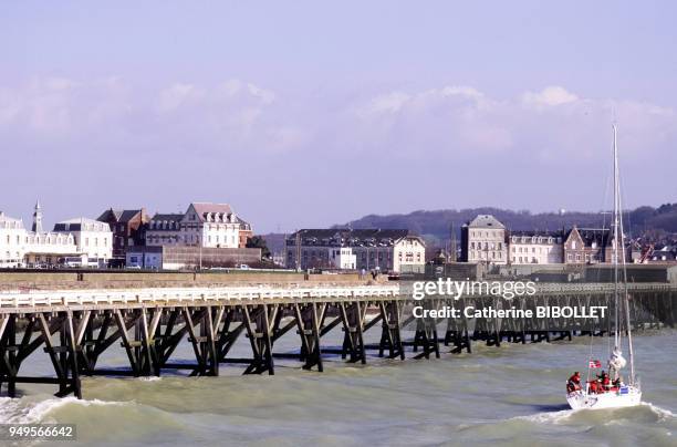 La jetée en bois du port du Tréport, en Seine-Maritime, France.