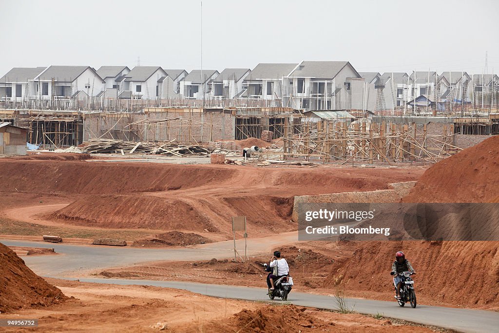 Residential housing is under construction in PT Bumi Serpong