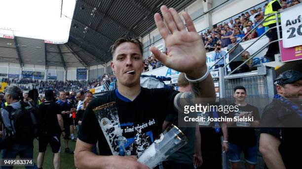 Phillip Tietz of Paderborn celebrate after the 3. Liga match between SC Paderborn 07 and SpVgg Unterhaching at Benteler Arena on April 21, 2018 in...