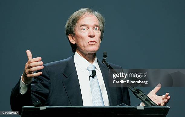 Bill Gross, co-chief investment officer of Pacific Investment Management Co., speaks at the Morningstar Investment Conference luncheon in Chicago,...