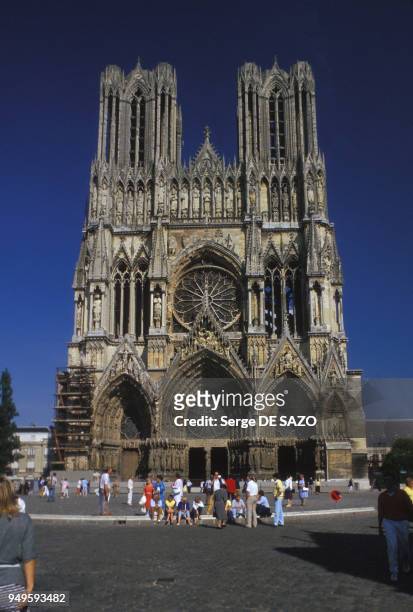 Façade de la cathédrale Notre-Dame de Reims, dans la Marne, France.