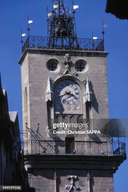 La tour de l'horloge sur la place de l'Hôtel-de-Ville à Aix-en-Provence, dans les bouches-du-Rhône, France.