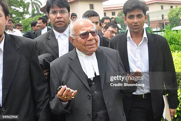 Ram Jethmalani, council for Reliance Natural Resources Ltd., speaks to reporters after a hearing at the Supreme Court in New Delhi, India, on Monday,...