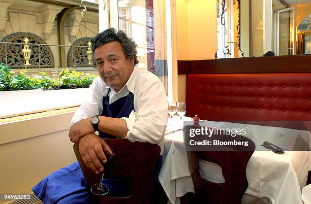 William Alfred Abitbol, chef, poses in his restaurant ''Alfred'' in Paris, France, on Tuesday, June 23, 2009. Like everything else in Paris, a...