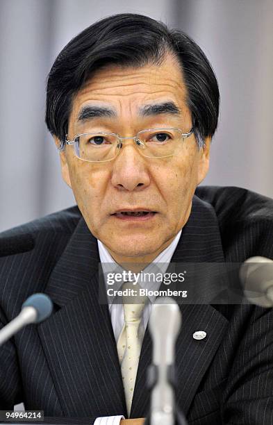 Ikuo Mori, president of Fuji Heavy Industries Ltd., announces the company's second-quarter earnings in Tokyo, Japan, on Monday, Nov. 2, 2009. Fuji...