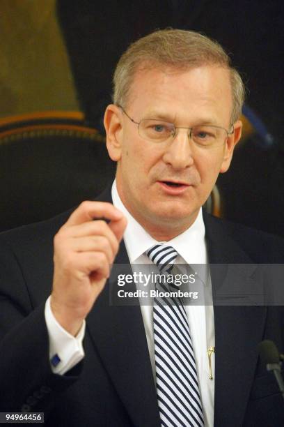 Thomas Hoenig, president of the Federal Reserve Bank of Kansas City, speaks at the New York University Stern School of Business in New York, U.S., on...