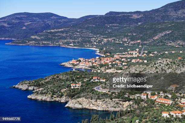 view of the coast near kardamyli, lefktro, mani, messenia, peloponnese, greece - messenia stockfoto's en -beelden