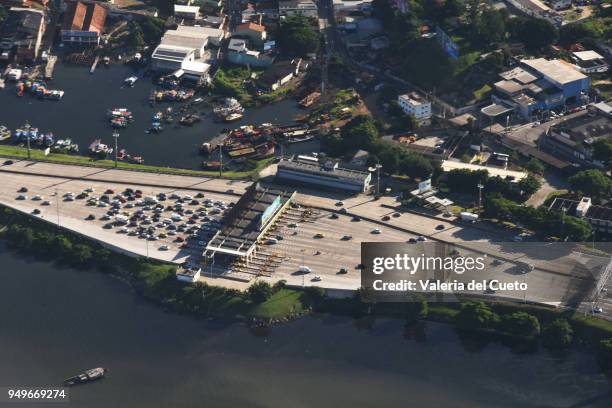 aerial of the toll plaza of the rio- niteroi bridge - valeria del cueto stock pictures, royalty-free photos & images