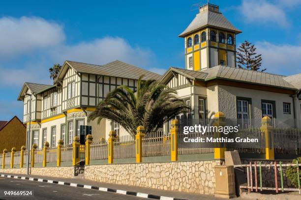 woermann haus, historic german colonial building, swakopmund, provinz erongo, namibia - afrika haus stock pictures, royalty-free photos & images